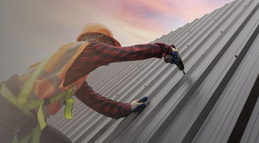 Professional gutter cleaning in Broughton, IL